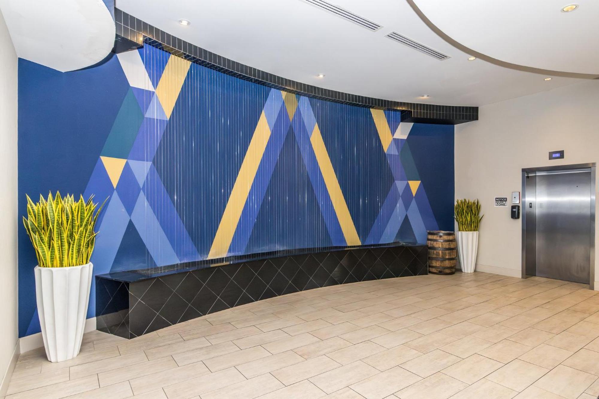 Holiday Inn Express & Suites Downtown Louisville By Ihg Экстерьер фото